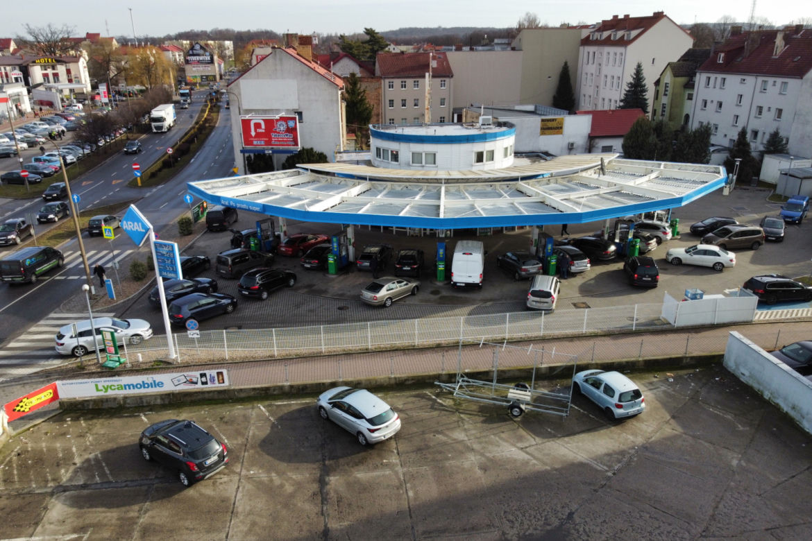 KIEROWCY Z NIEMIEC TANKUJĄ W POLSCE
