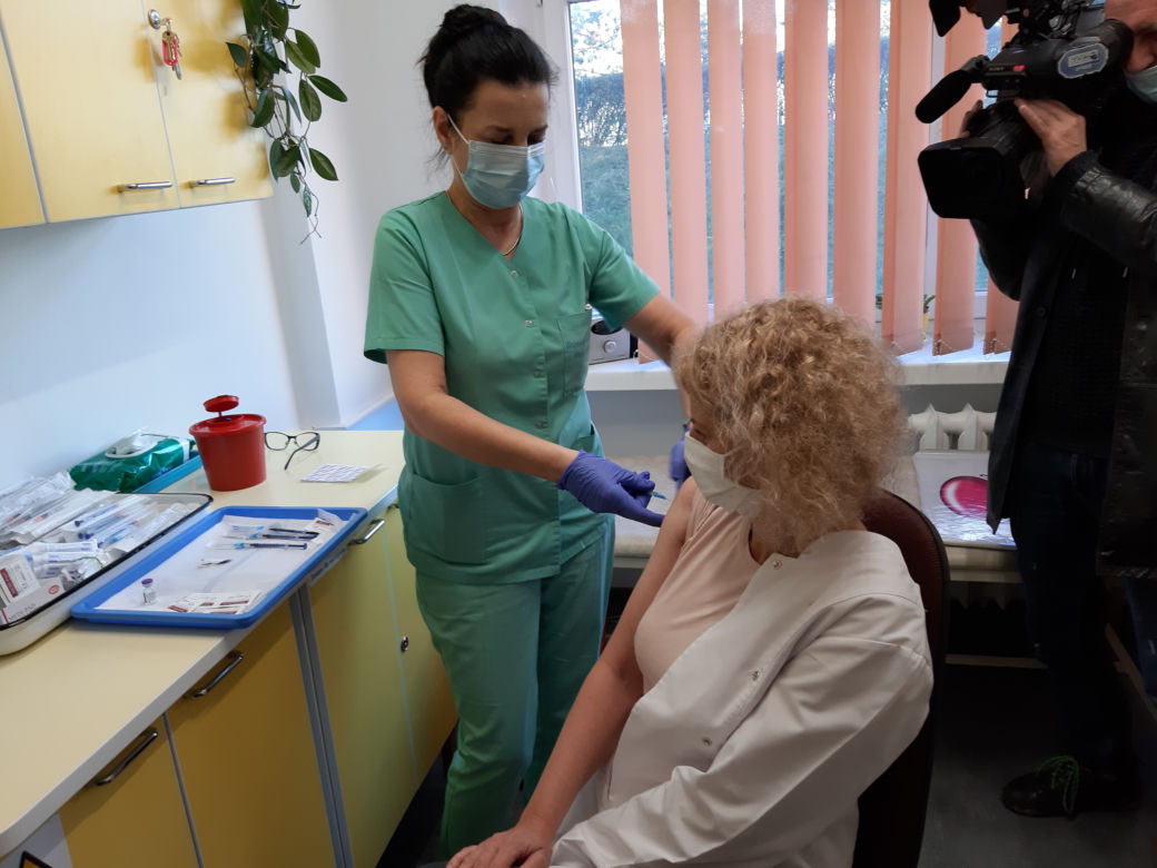 Maria Grzeczna, naczelna pielęgniarka USK, drugą zaszczepioną osobą w Opolu