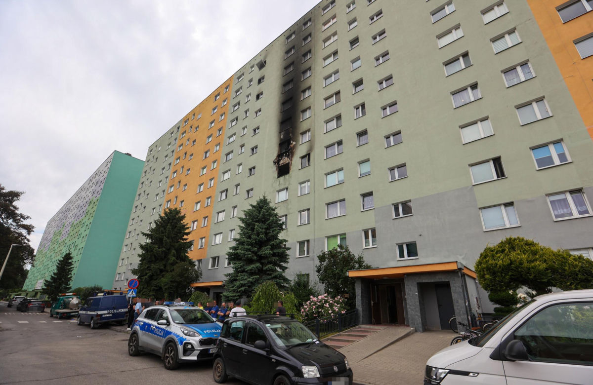 14-latka zginęła w pożarze bloku w Rzeszowie! Poszkodowanych zostało wiele osób [ZDJĘCIA, AKTUALIZACJA]
