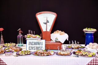 QUIZ. Zakupy w PRL. Przetrwasz bez wpadki?