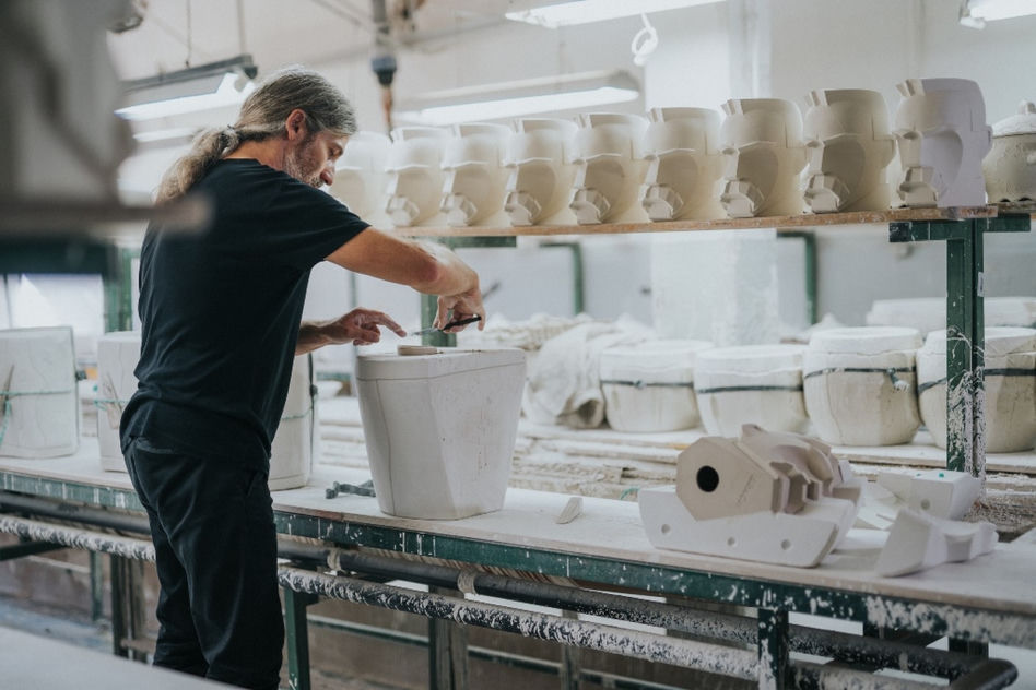 W Ćmielowie powstanie porcelanowa „Ściana wolności”