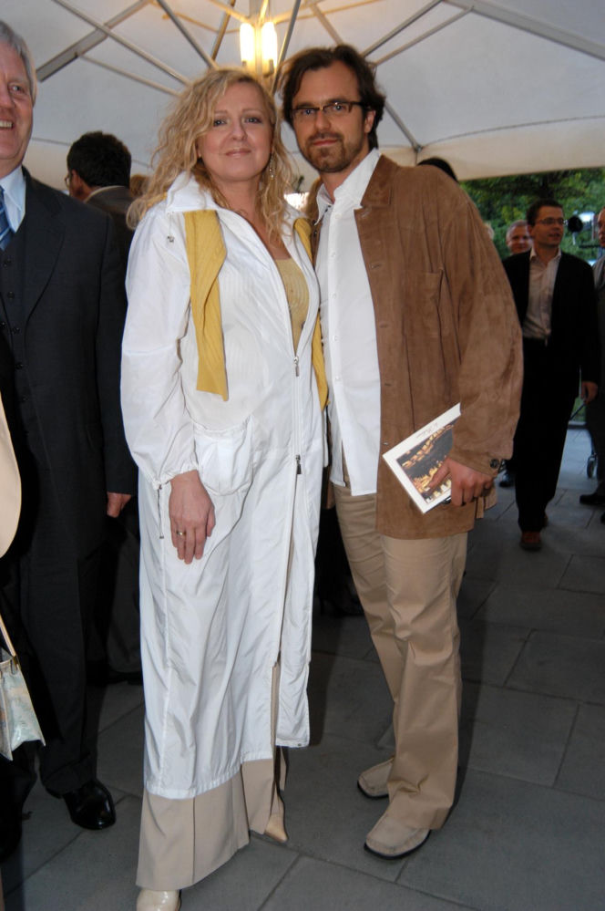 Magda Gessler w prostych włosach?! Ta zdjęcia sławnej restauratorki rozgrzewają internet