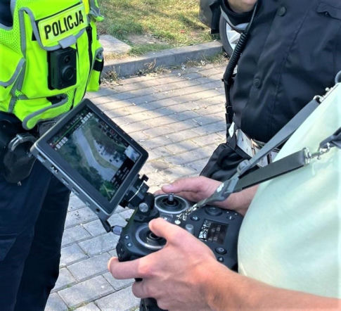 Policyjny dron nad miastem.  Posypały się mandaty!