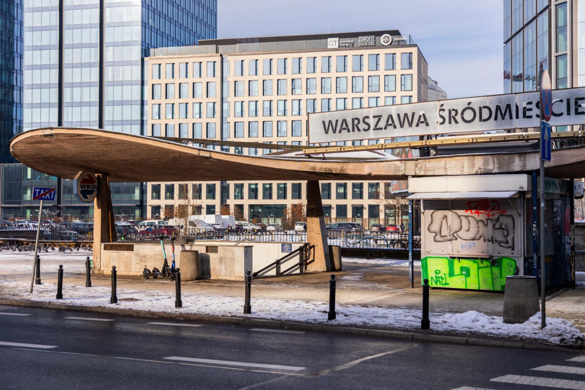 Warszawskie stacje kolejowe - zdjęcia. Zobacz najpiękniejsze z nich! Ochota, Powiśle, Międzylesie i inne - oto perły wśród dworców i peronów