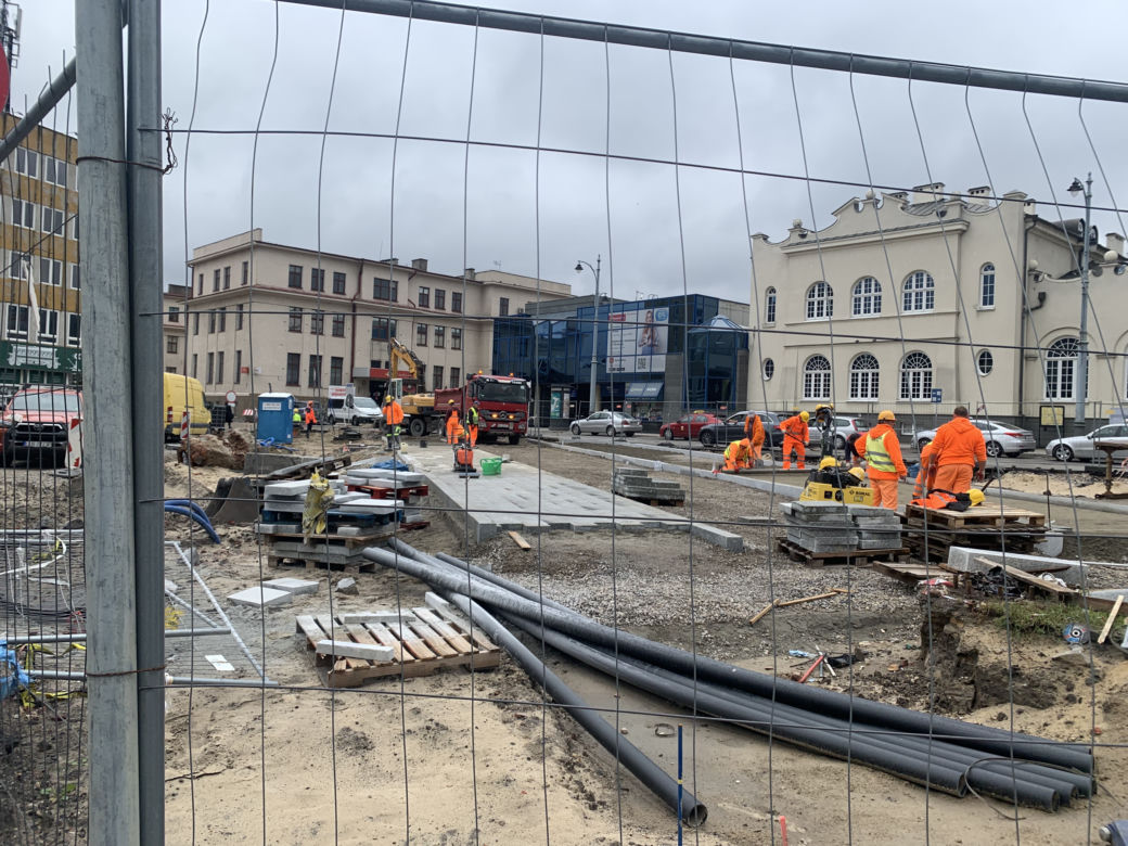 Dworzec Metropolitalny gotowy w 60 procentach. Niektóre drogi dojazdowe są już gotowe [GALERIA]