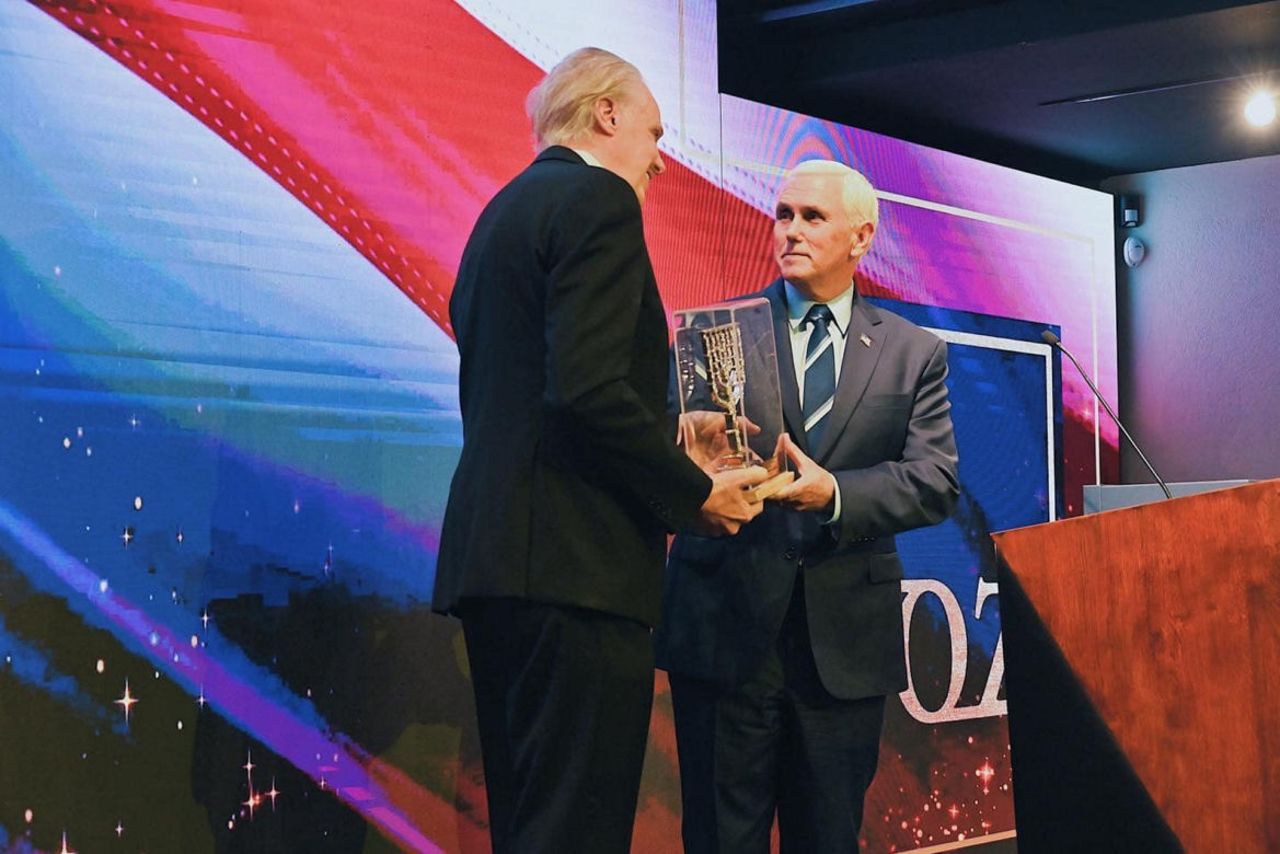 Pence ma chrapkę na Biały Dom