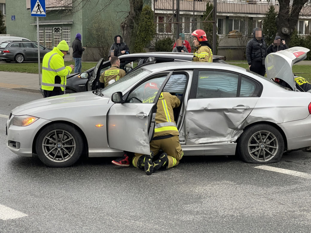 Dramat na Modlińskiej. Kierowca Toyoty uderzył w BMW