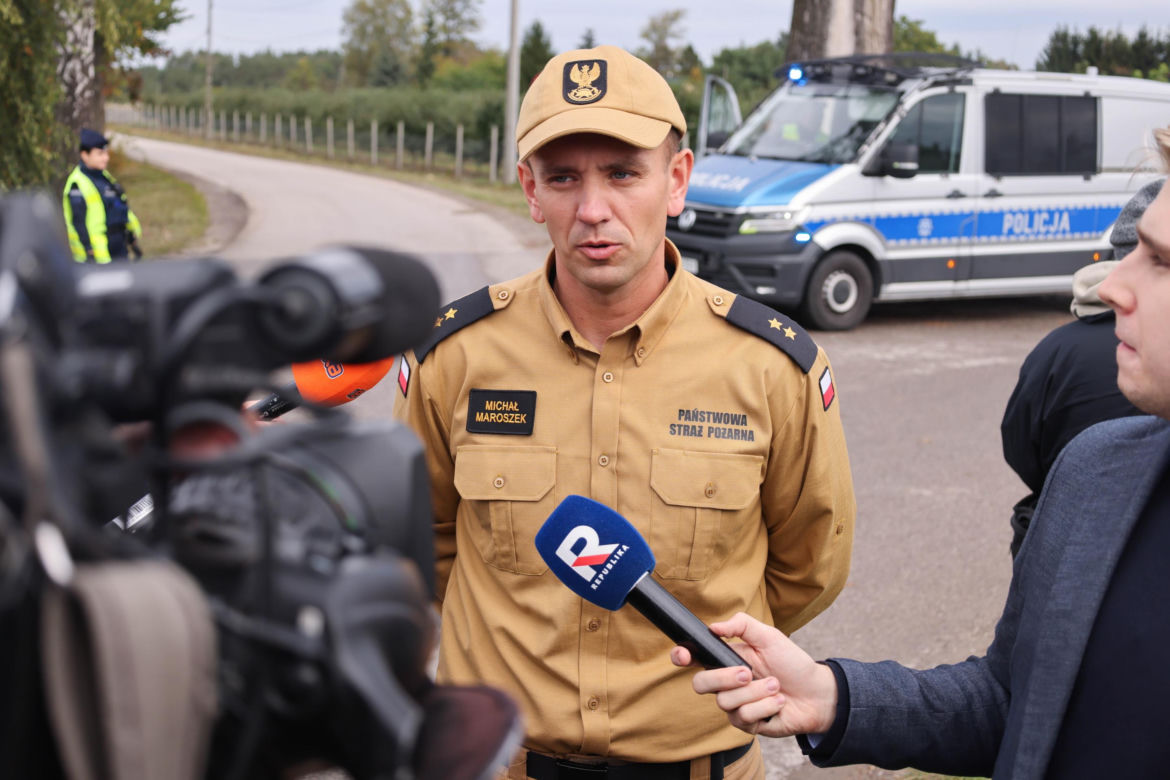Pożar w bazie Starlink na Mazowszu. Minister mówi wprost o możliwym sabotażu, służby w akcji