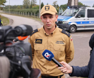 Pożar w bazie Starlink na Mazowszu. Minister mówi wprost o możliwym sabotażu, służby w akcji
