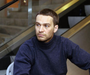 Michał Żebrowski od lat wciela się w Falkowicza w Na dobre i na złe. Już na początku kariery aktorskiej był bożyszczem kobiet [GALERIA]