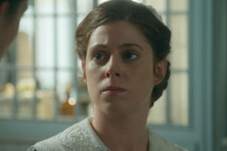 La promesa - pałac tajemnic, odcinek 341: Feliciano zdobywa się na odważny krok i prosi Teresę o rękę