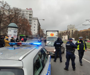 Ogromna awantura na ul. Puławskiej. Zablokowali furgonetkę antyaborcyjną 