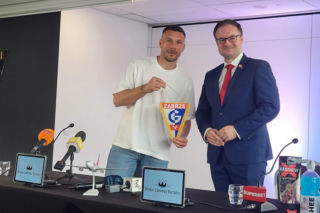Wszystko potwierdzone! Lucas Podolski jednak się na to zdecydował