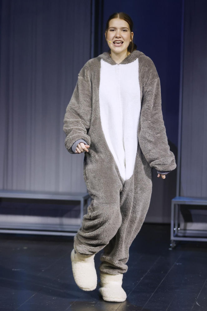 Tak dziś wygląda 16-letnia córka Koroniewskiej i Dowbora. Janina Dowbor podbija teatr