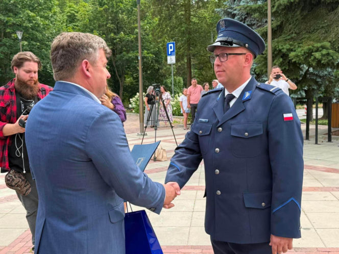 Święto Policji w Starachowicach. Uroczyste awanse, rodzinny piknik i podziękowania