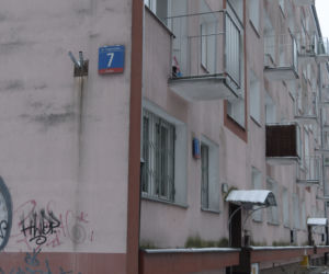 Wyłudzili mieszkanie od inwalidy