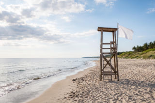 Sinice Dąbki. Czy w Dąbkach można się kąpać 19.08? Flaga, warunki pogodowe