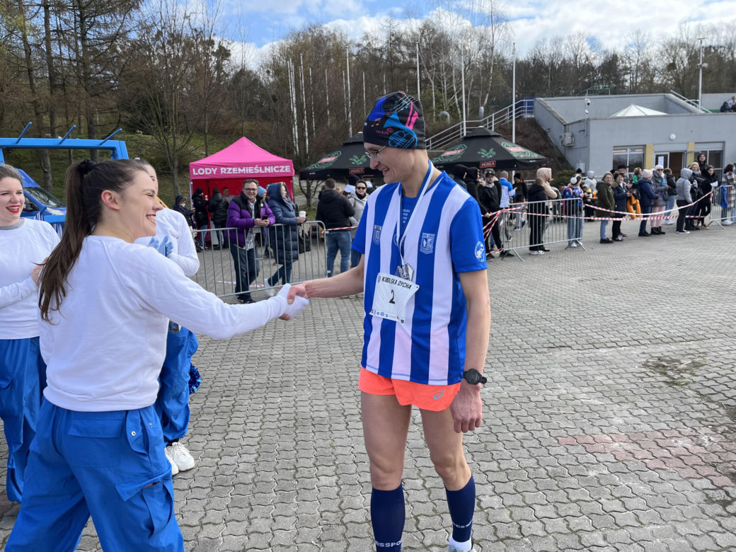 Kibolska Dycha 2024. Wyjątkowy bieg kibiców Lecha Poznań