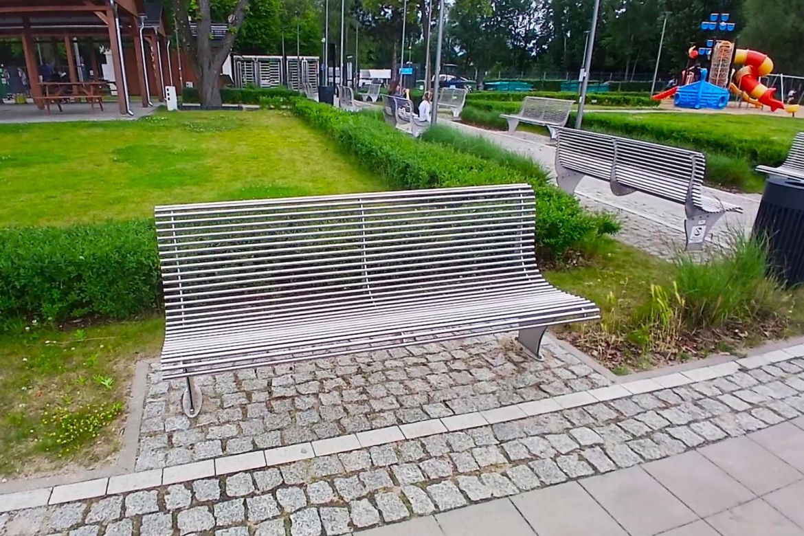 Z ławek na kąpielisku Dąbie śmieje się cała Polska