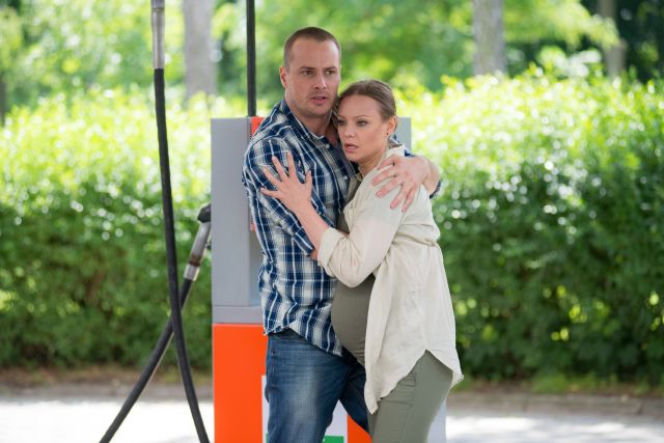 Lekarze 3 sezon odcinek 10 (odc. 36). Maks (Paweł Małaszyński), Olga (Magdalena Boczarska)