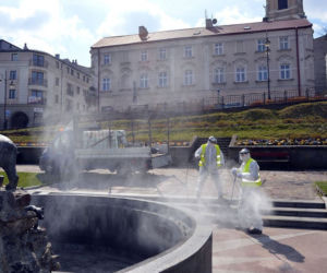 W Przemyślu odkażają Szwejka i niedźwiedzia