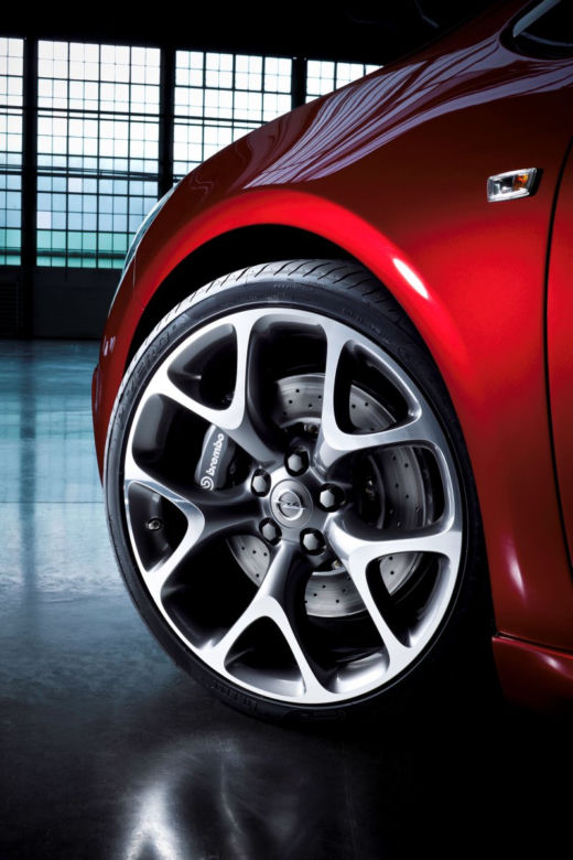 Opel Astra OPC 2012