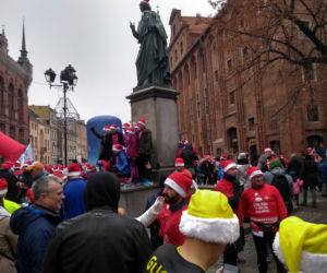 Piękny Festiwal Biegów Świętych Mikołajów Fabryki Cukierniczej Kopernik