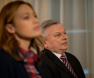 Lekarze 4 sezon odcinek 10 (odc. 49). Alicja (Magdalena Różczka), adwokat Nowicki (Krzysztof Gordon)