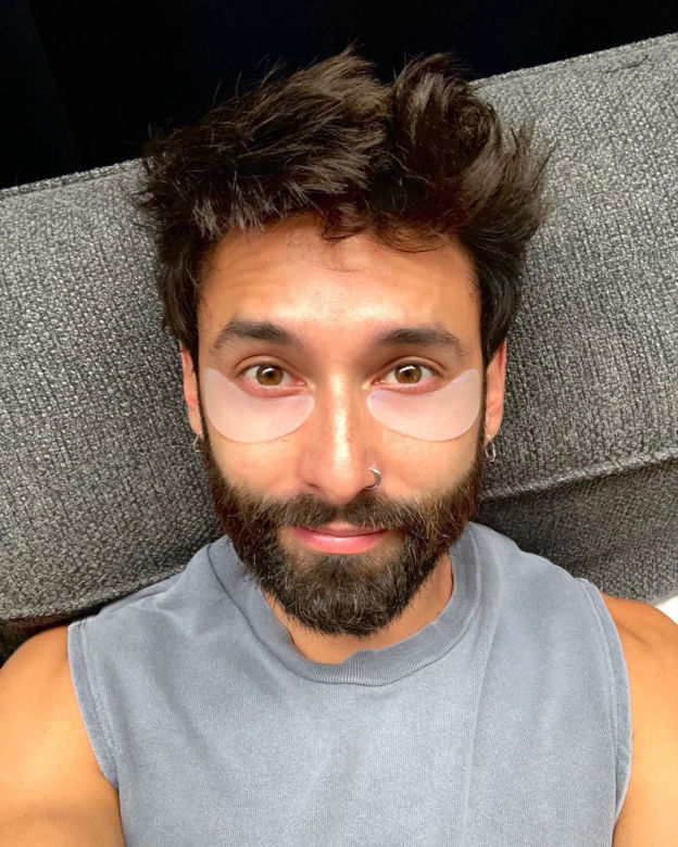 Conchita Wurst założyła tak krótką sukienkę, że powypadały jej ZWISAJĄCE JĄDRA