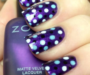 manicure, paznokcie, manicure w kropki, lakier do paznokci