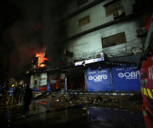 Pakistan/ Co najmniej 11 ofiar śmiertelnych pożaru w centrum handlowym w Karaczi