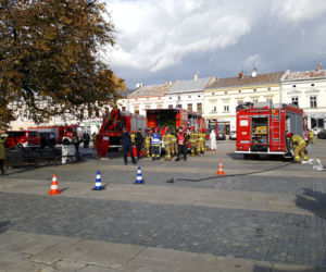 Ewakuacja ratusza w Nowym Sączu 