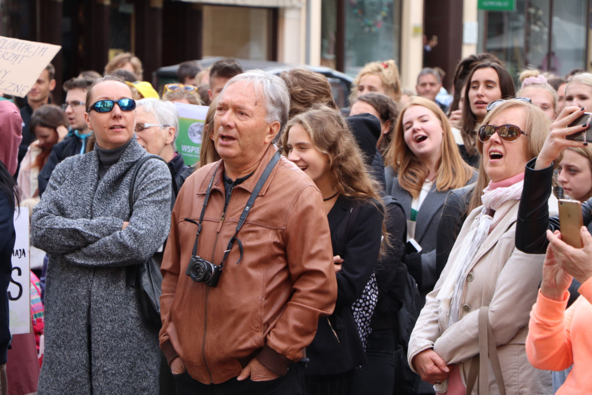 Młodzieżowy Strajk Klimatyczny w Toruniu. Protestowali przeciwko rządowi i korporacjom