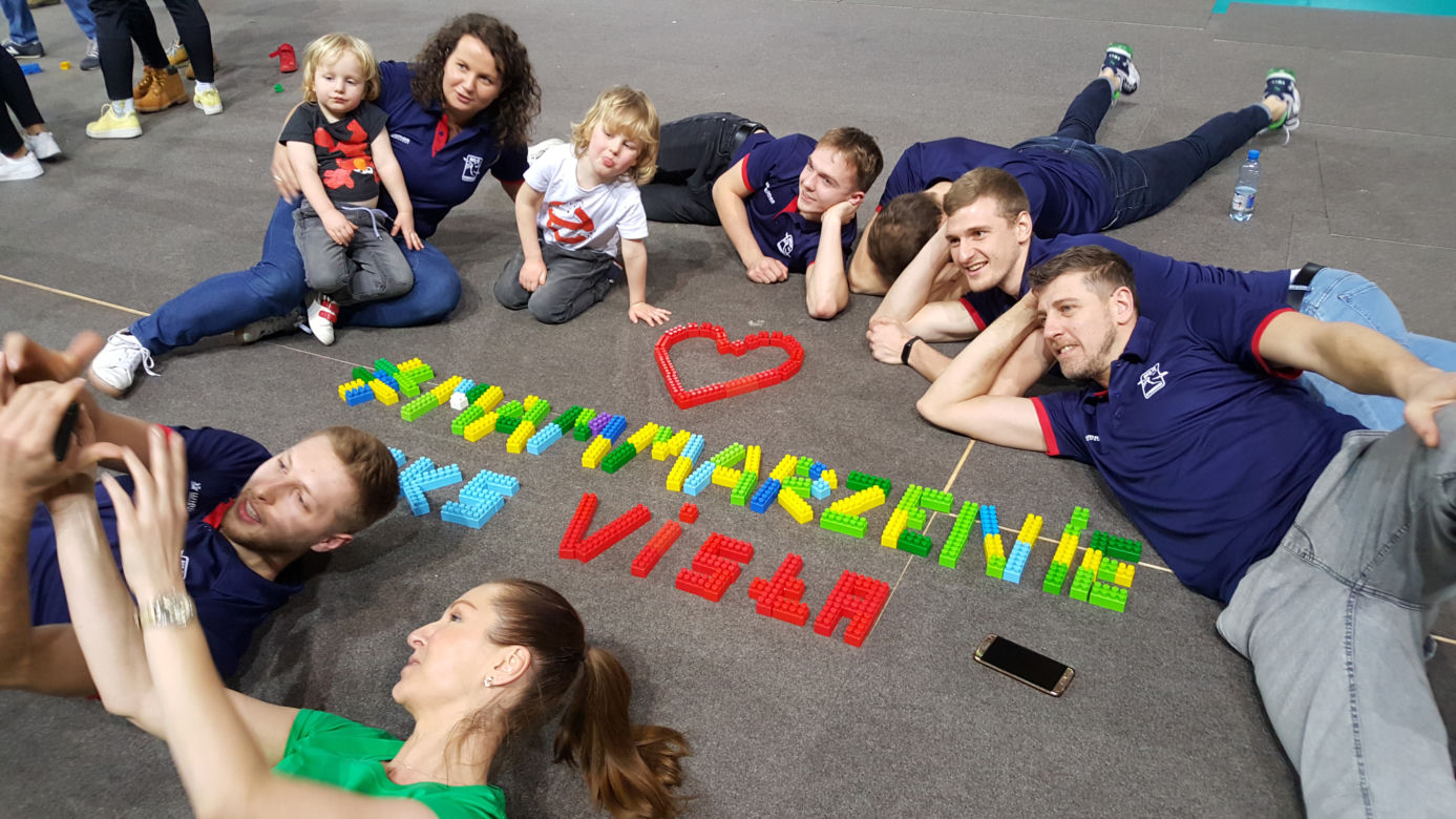 Bydgoscy sportowcy pomagają chorym dzieciom 
