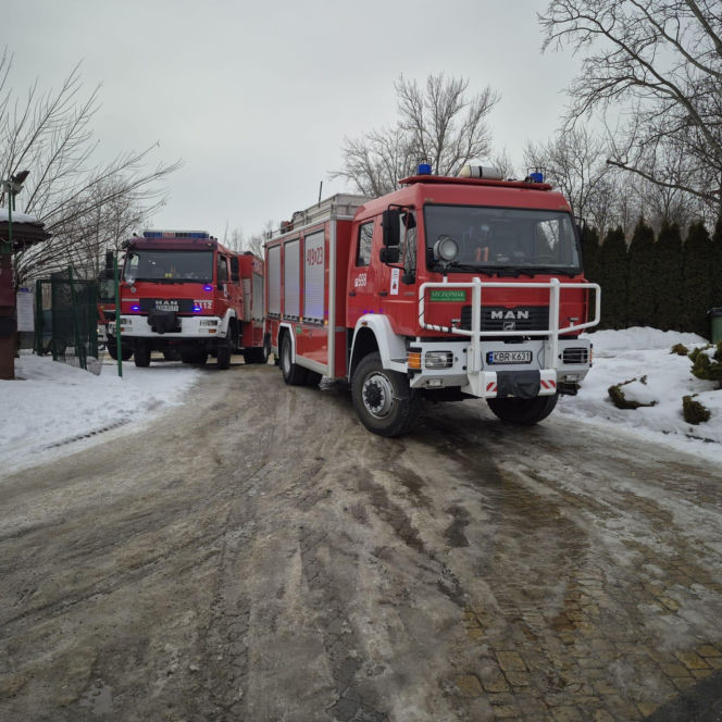 Akcja gaśnicza w Jurkowie. Ogień zajął kotłownię i dach