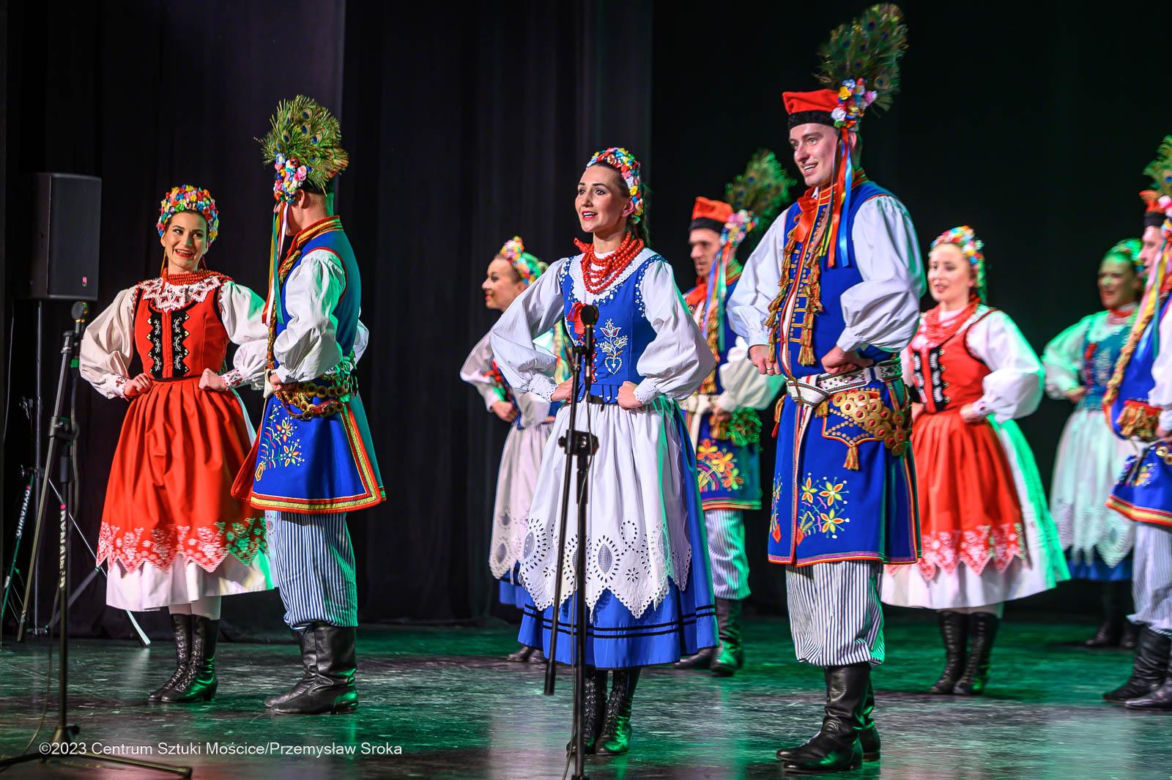 Jesienny koncert Zespołu Pieśni i Tańca Świerczkowiacy w Centrum Sztuki Mościce