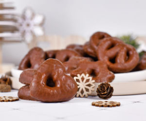 Pyszne i miękkie, bez cukru i bez pieczenia. Te świąteczne pierniczki zachwycają smakiem 