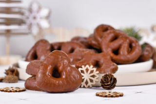 Pyszne i miękkie, bez cukru i bez pieczenia. Te świąteczne pierniczki zachwycają smakiem 