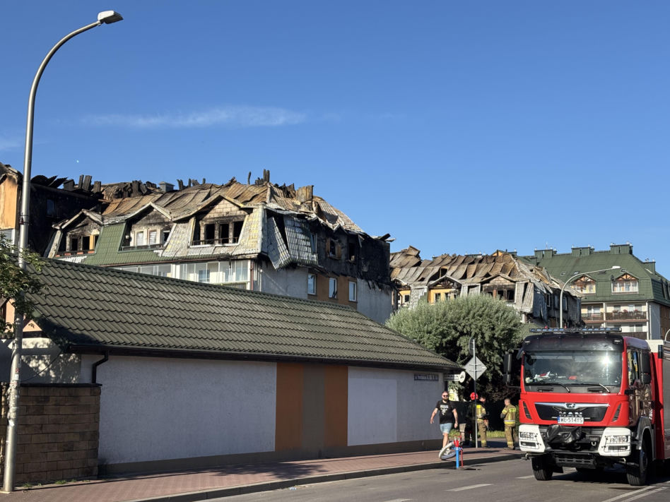 Pożar w Ząbkach. Zdjęcia bloku dzień po tragedii