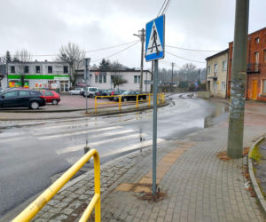 To jedno z najpiękniejszych miast województwa łódzkiego. Leży blisko słynnego Tomaszowa