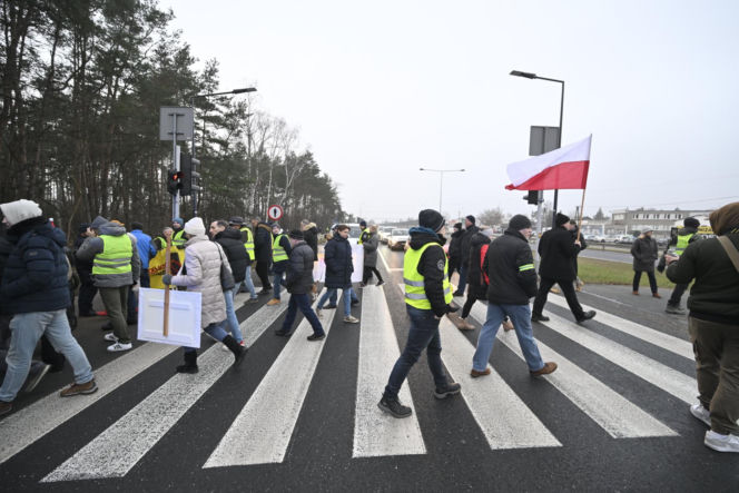 Mają dość korków, chcą buspas. W godzinach szczytu protestowali na pasach