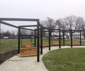 Nowy park w Warszawie już zniszczony. Przykro się na to patrzy