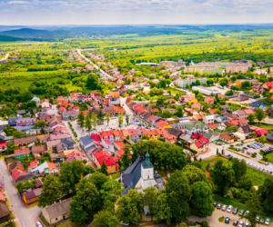 To świętokrzyskie miasteczko zachwyciło Żeromskiego. Tutaj płynie słynna Wierna Rzeka