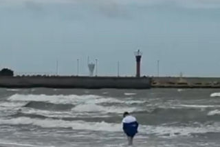 Jak zgubić dziecko na plaży? Właśnie tak! Dyrektor SAR pokazał szokujące nagranie: „Opamiętajcie się!”