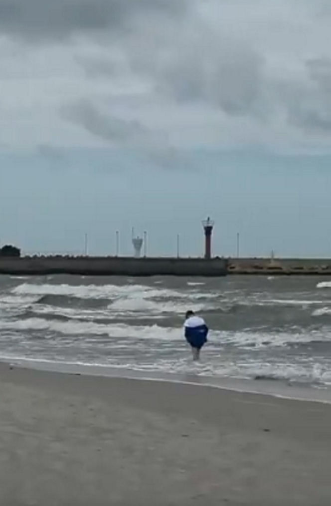 Jak zgubić dziecko na plaży? Właśnie tak! Dyrektor SAR pokazał szokujące nagranie: „Opamiętajcie się!”