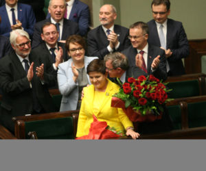 Beata Szydło w żółtej marynarce w Sejmie. Wiemy, dlaczego ją wybrała