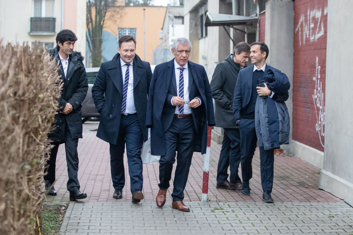Najpierw piwko, potem lotnisko. Oto dzień Fernando Santosa w Polsce