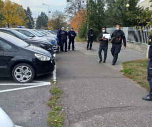 Irakijczycy wywożeni z komendy policji w Toruniu