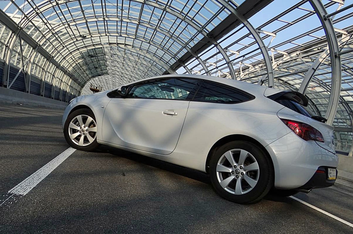 Opel Astra GTC