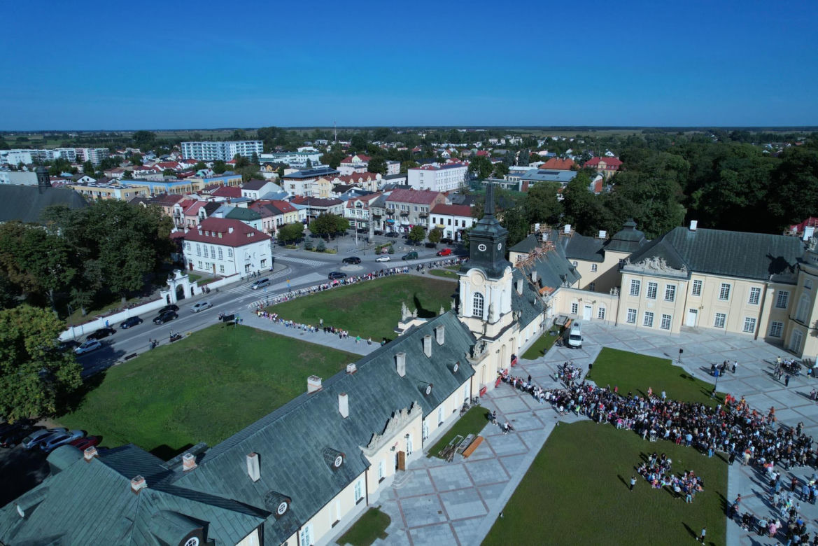 Najdłuższy łańcuch z ludzkich rąk. Rekord pobito na Lubelszczyźnie!